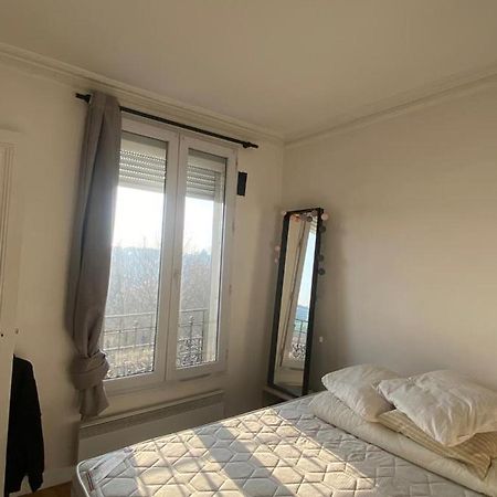 Appartement Ensoleille, Central Et Tout Equipe Avec Vue Tour Eiffel Et Pantheon Paris Ngoại thất bức ảnh