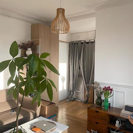 Appartement Ensoleille, Central Et Tout Equipe Avec Vue Tour Eiffel Et Pantheon Paris Ngoại thất bức ảnh