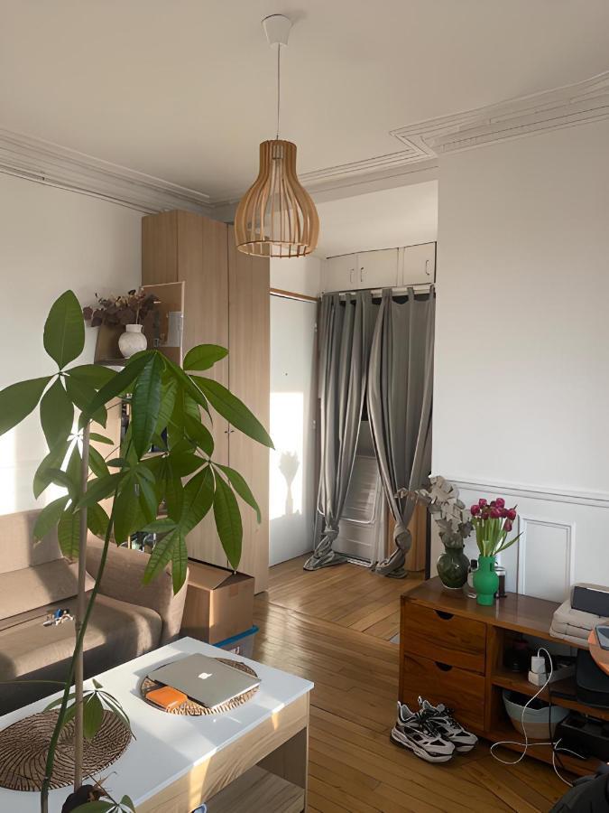 Appartement Ensoleille, Central Et Tout Equipe Avec Vue Tour Eiffel Et Pantheon Paris Ngoại thất bức ảnh
